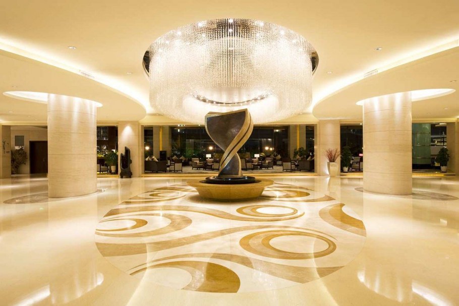 Гостиница Хилтон вестибюль