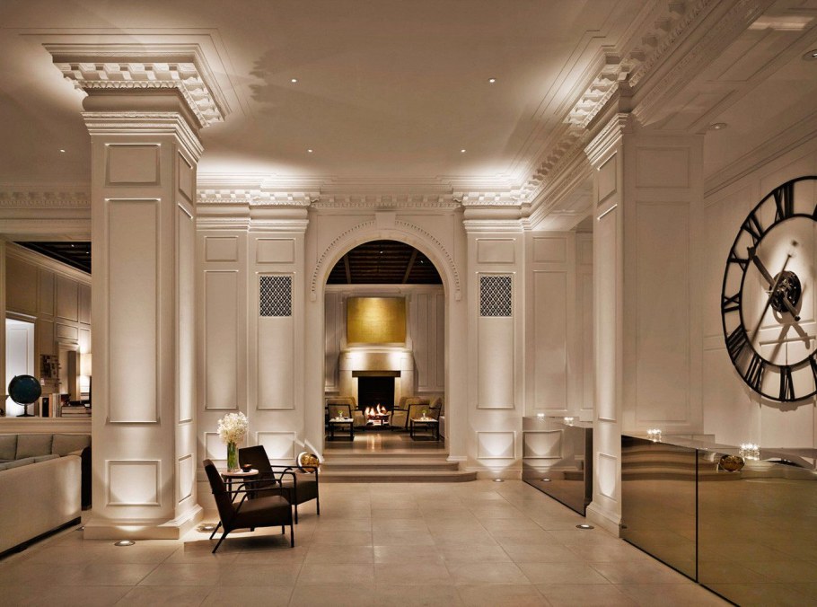 Вестибюль Холл