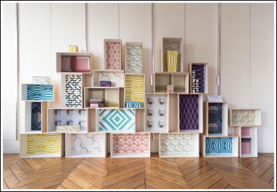 Декорирование полок коробками