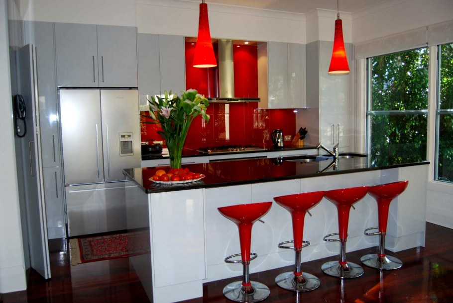 Яркие акценты в интерьере кухни