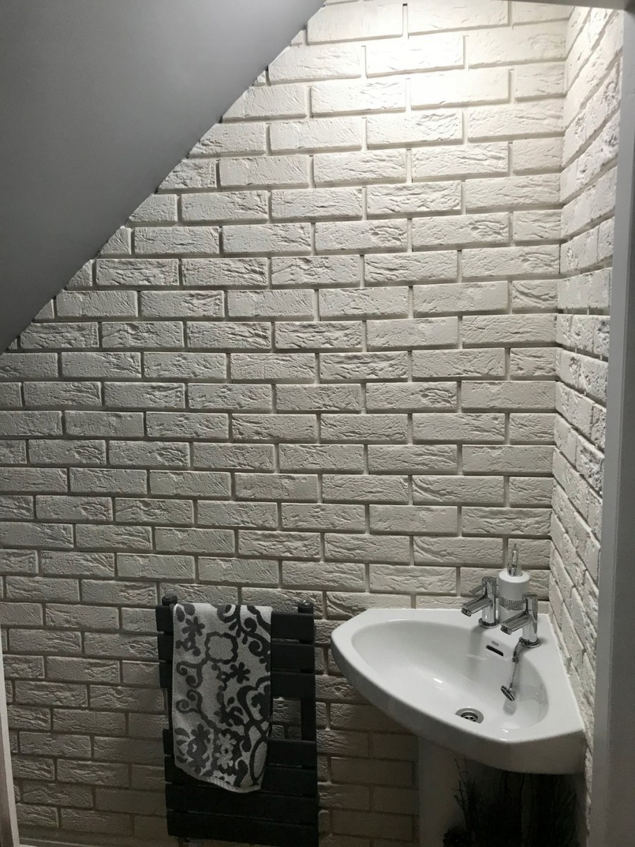 Белый кирпич с черной затиркой