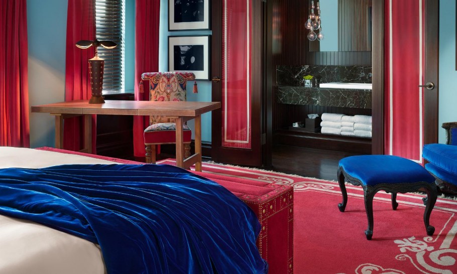 Красные уголки интерьер