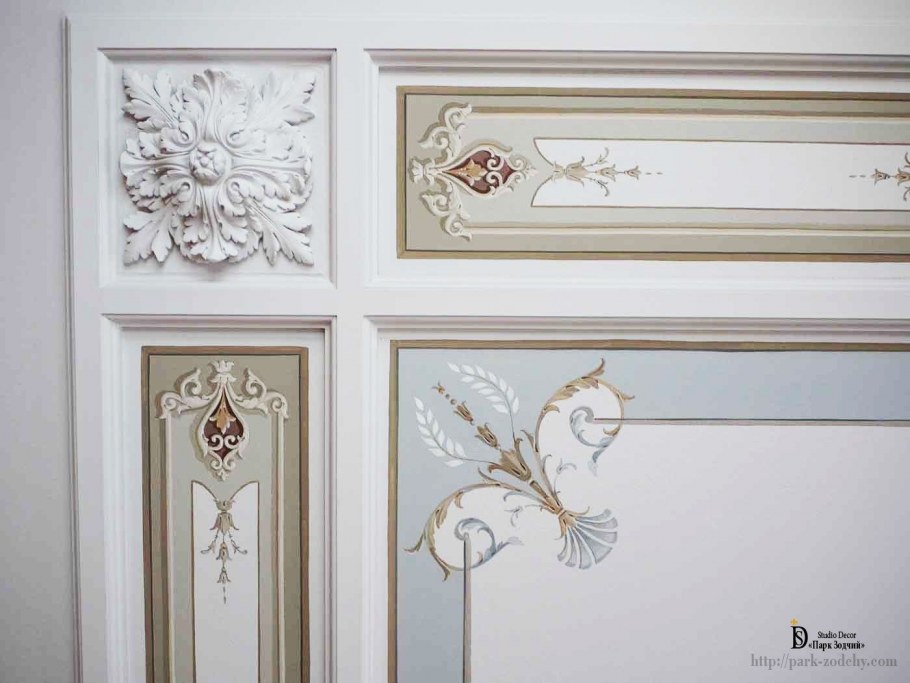 Отделка стен молдингом в спальне