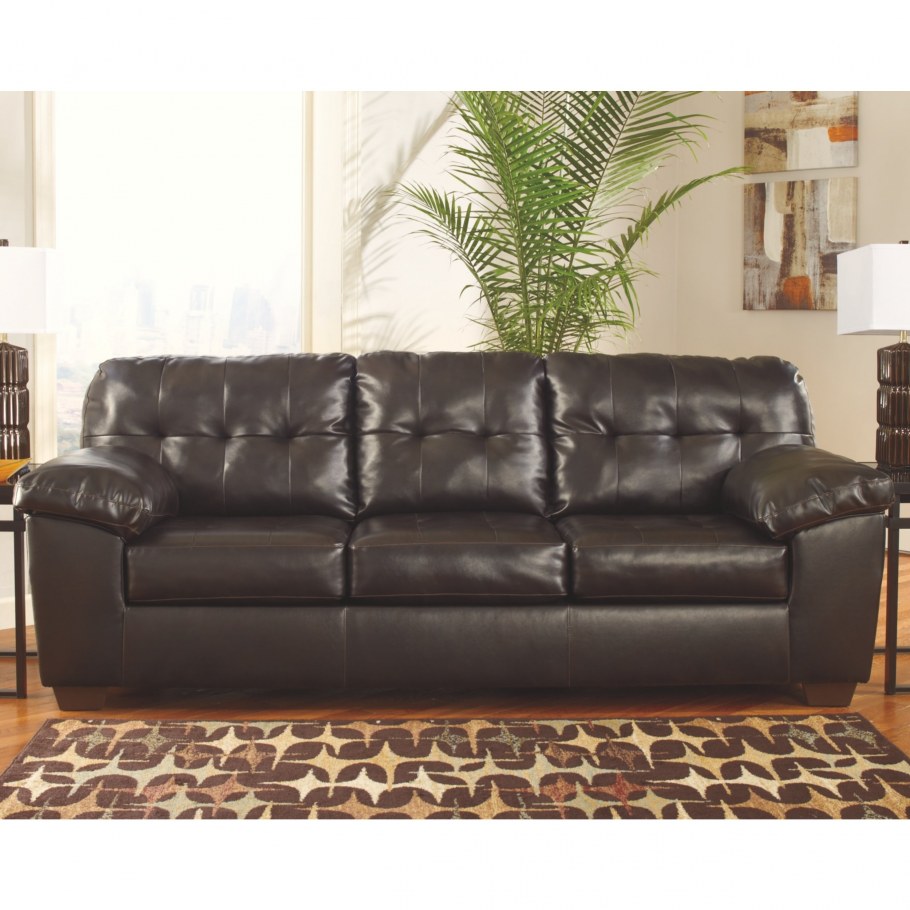 Кожаный диван Chesterfield в интерьере