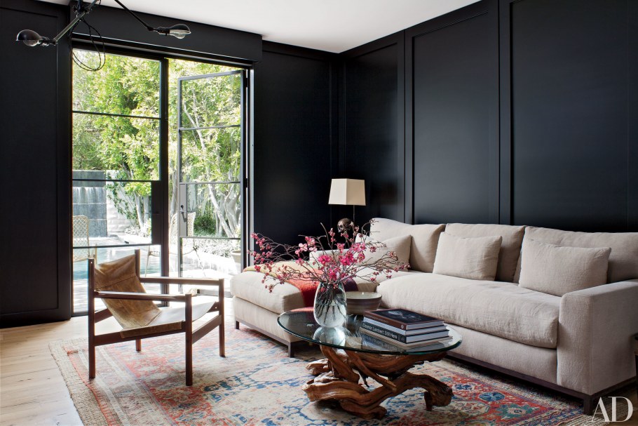 Темные стены в интерьере