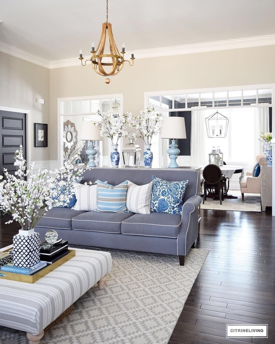 Гостиная в бело голубом цвете