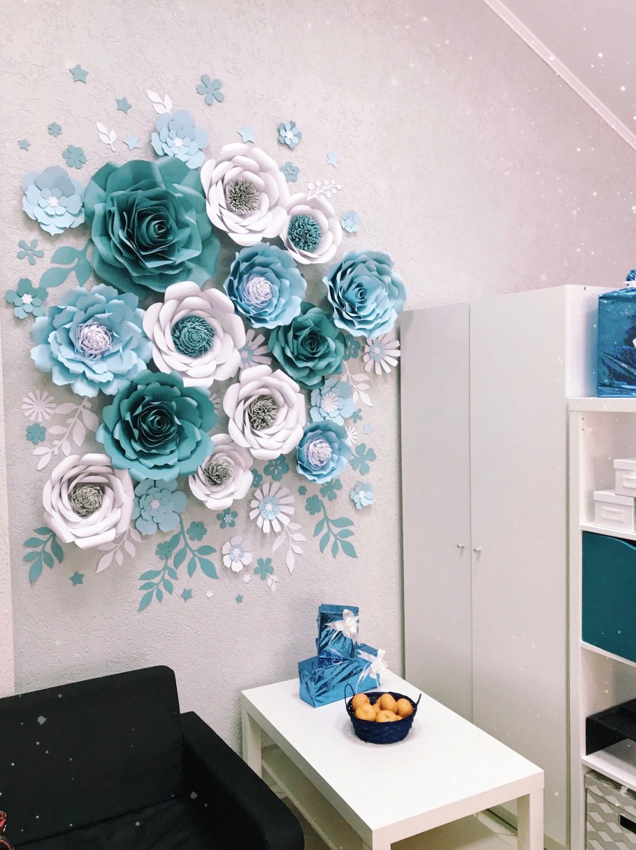 Украшение стен цветами