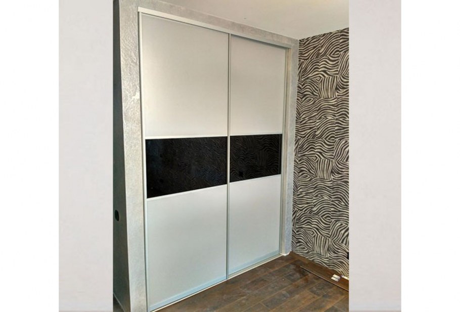 Шкаф купе в нишу