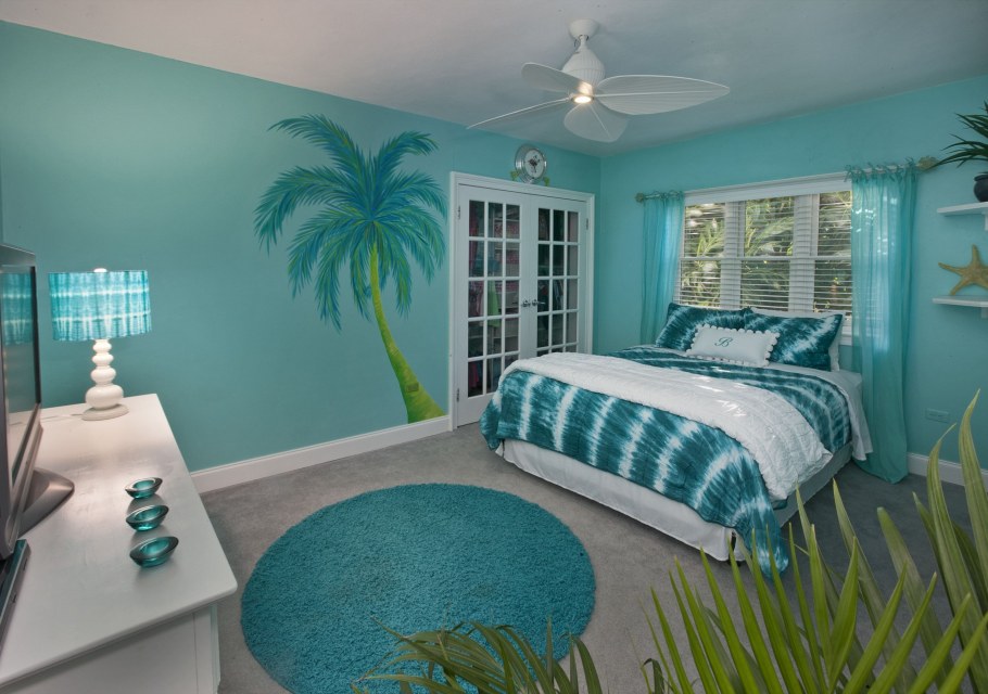 Комната в бирюзовом стиле