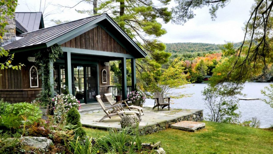 Красивый домик в лесу