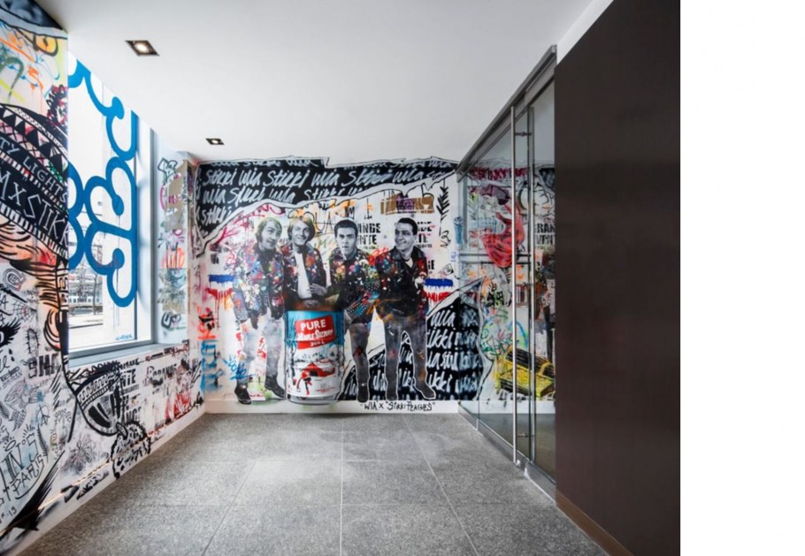 Граффити в кафе