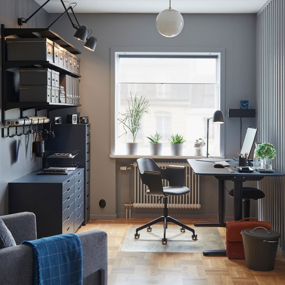 Рабочее место в гостиной