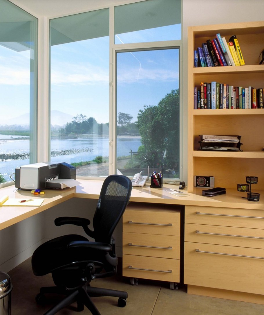 Стол с подоконником для школьника