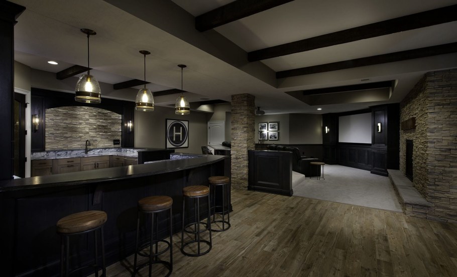 Подвал с барной стойкой