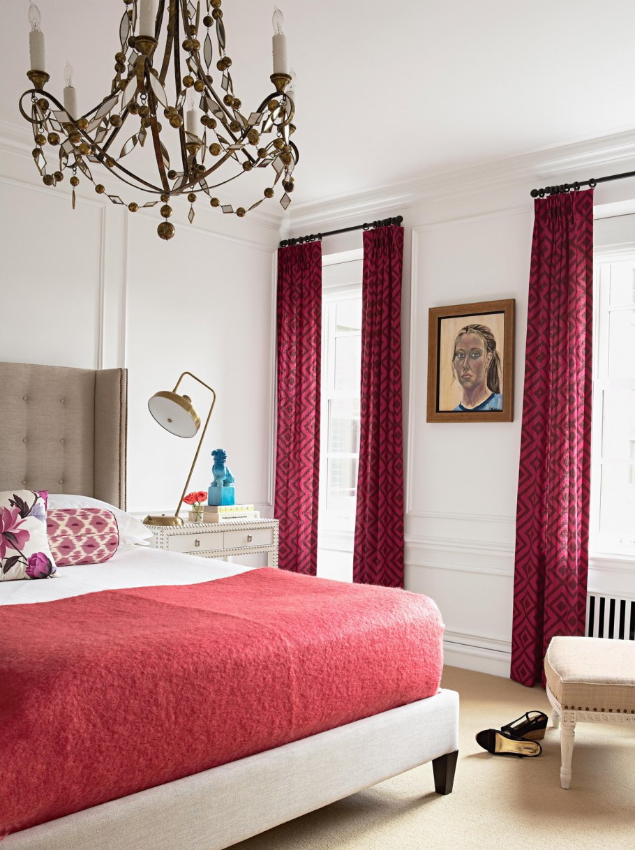 Спальня в бордовых тонах