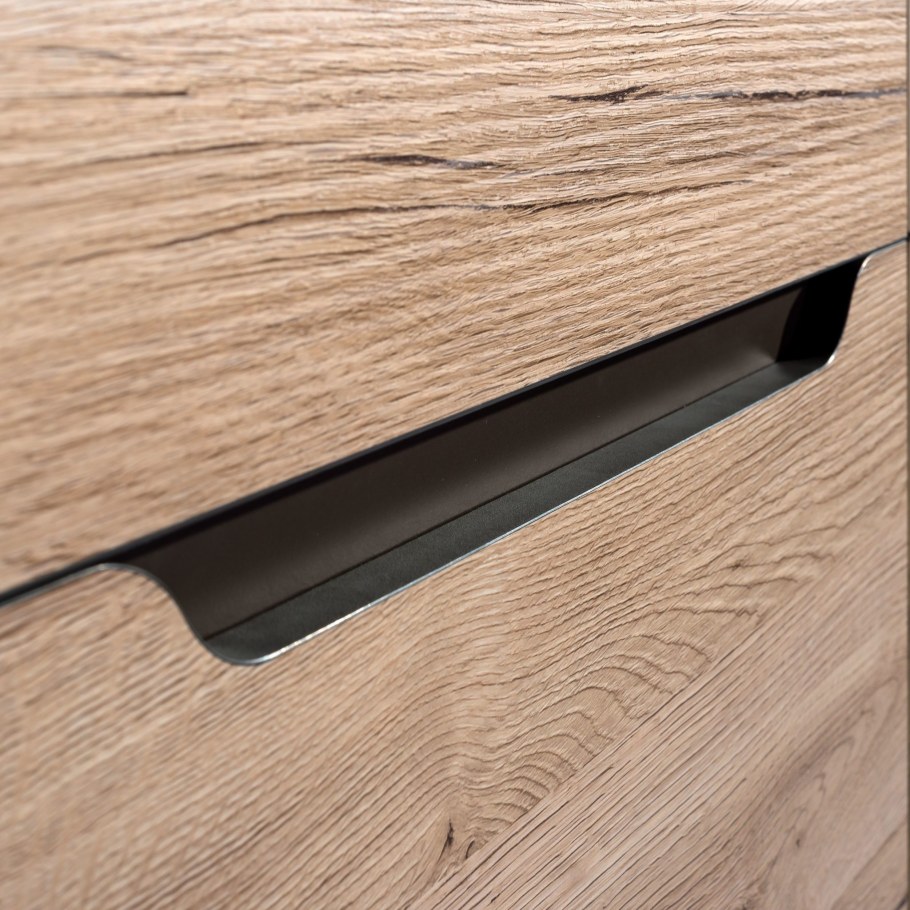 Шпонированный фасад с интегрированной ручкой