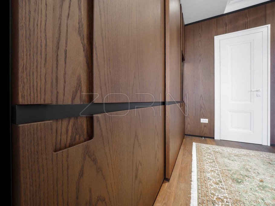 Шкаф с интегрированной шпонированной ручкой