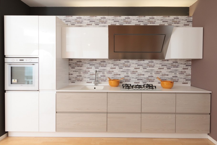 Фасады кухонные встроенные ручки