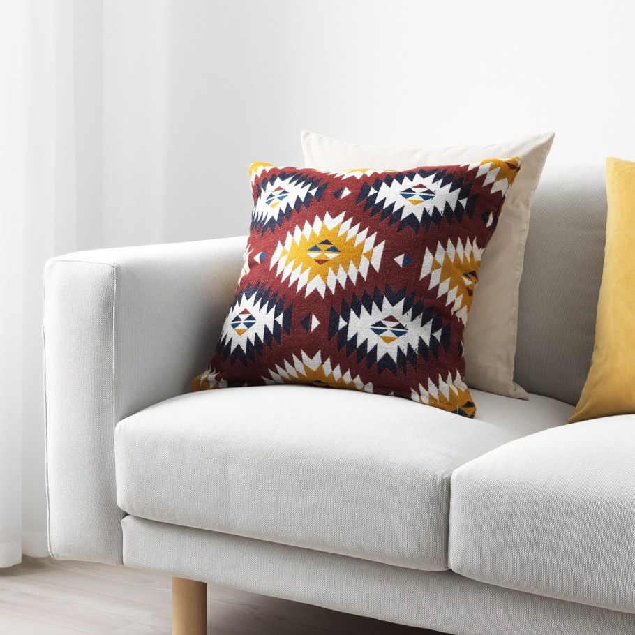 Подушка для дивана