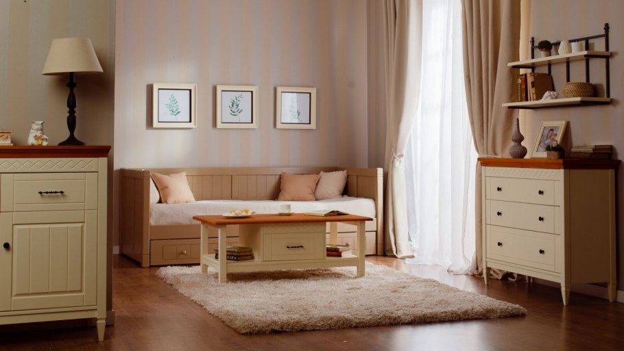 Карельская сосна мебель