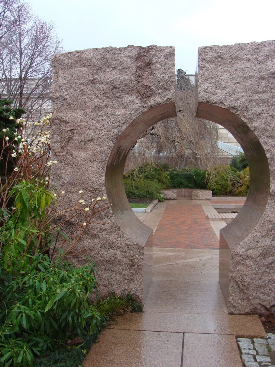 Арка лунные ворота