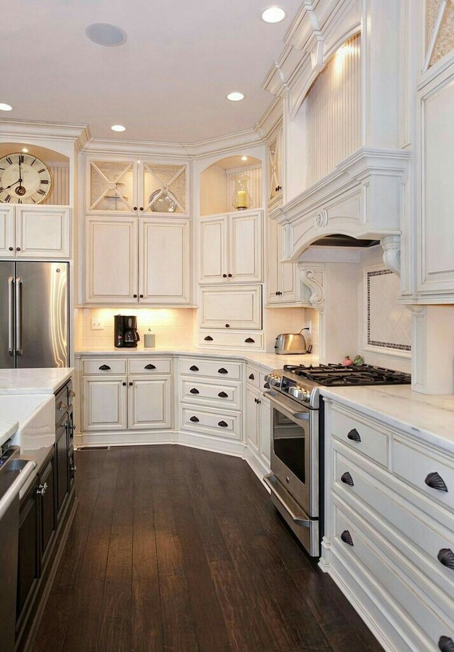 Кухня угловая белая классика