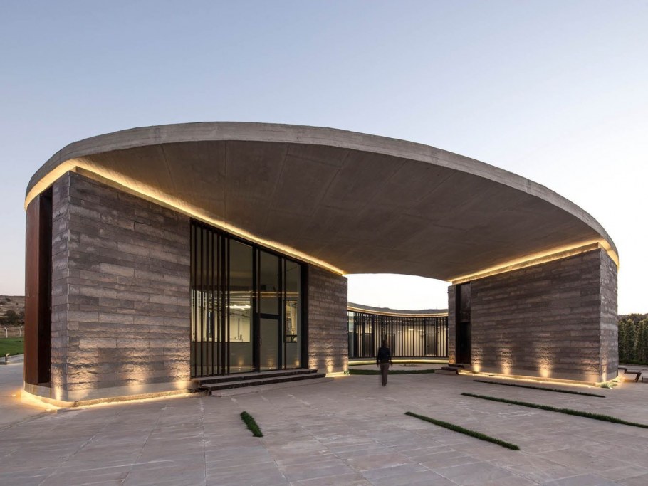 Современные общественные здания