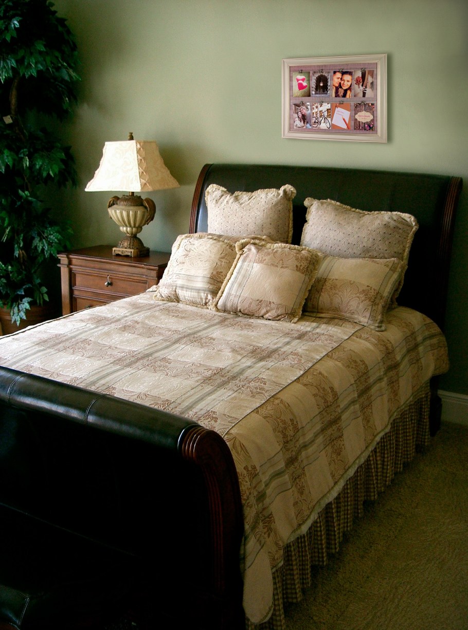 Красиво заправить кровать с подушками