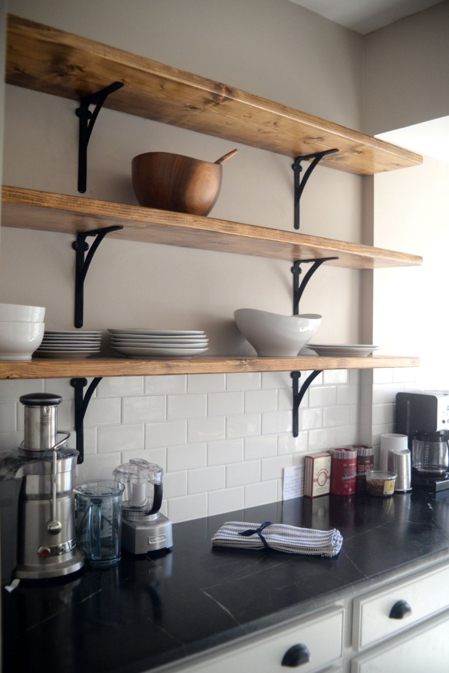 Подвесная полка на кухню