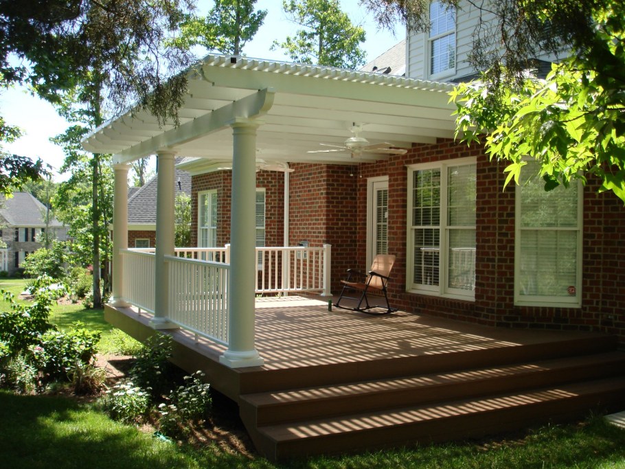 Угловая открытая веранда