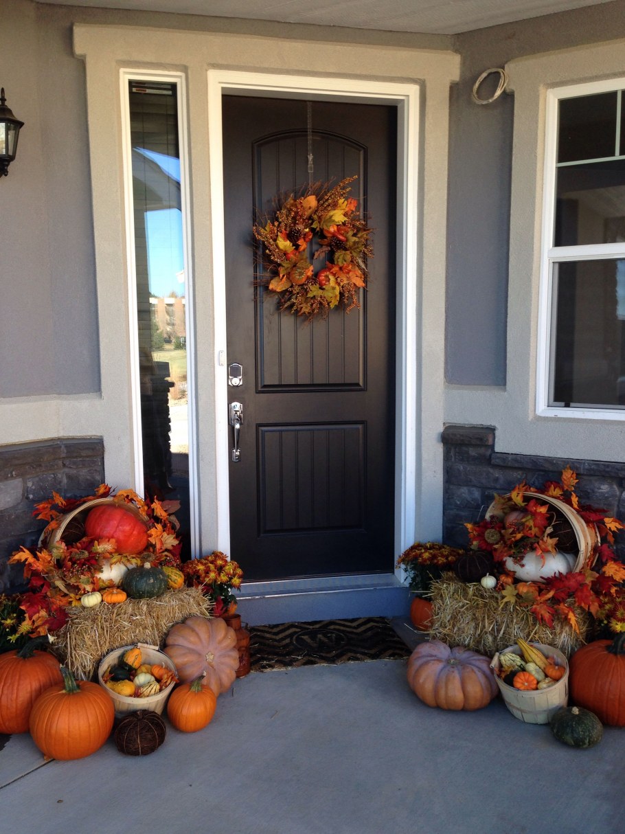 Осеннее украшение крыльца