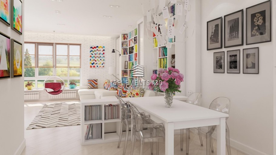 Витражи в дверном проеме в современном интерьере