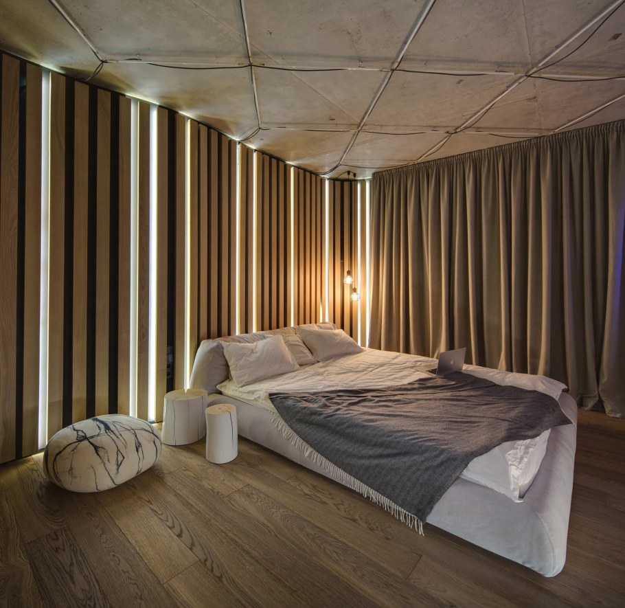 Потолок в стиле лофт в спальне