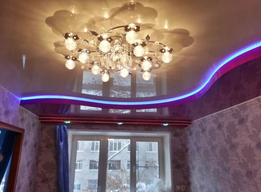 Двухуровневые натяжные потолки с подсветкой