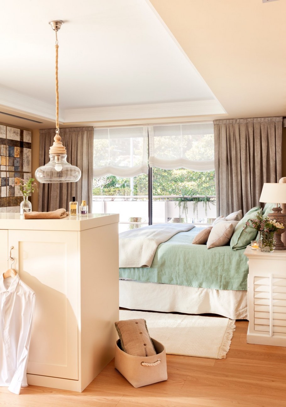 Уютная спальня в бежевых тонах