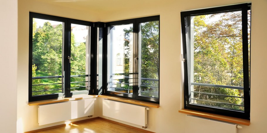 Распашные французские двери на балкон