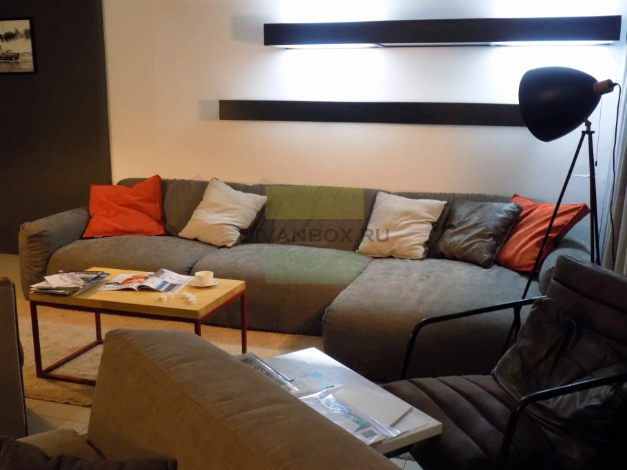 Лаунж диван с оттоманкой