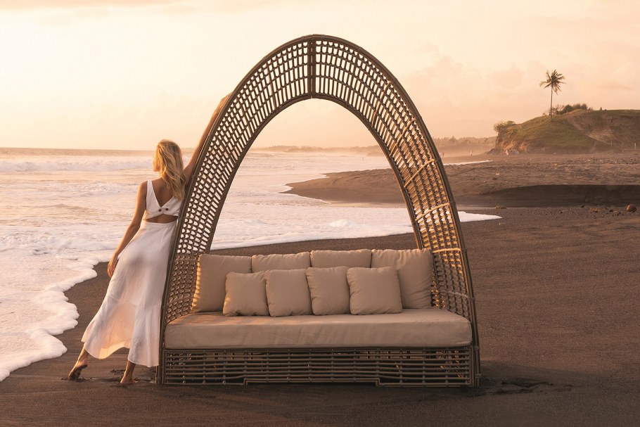 Лаунж диван подушки