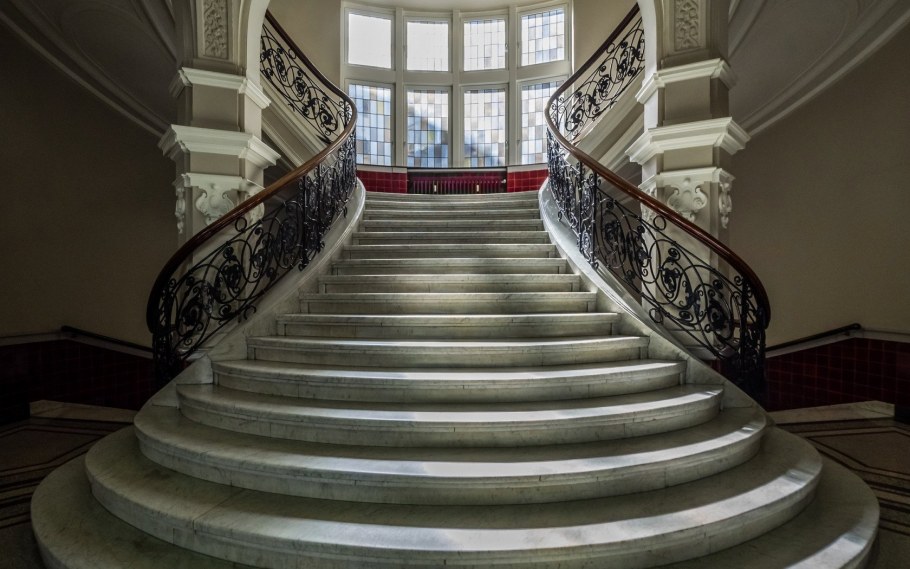 Лестница в интерьере