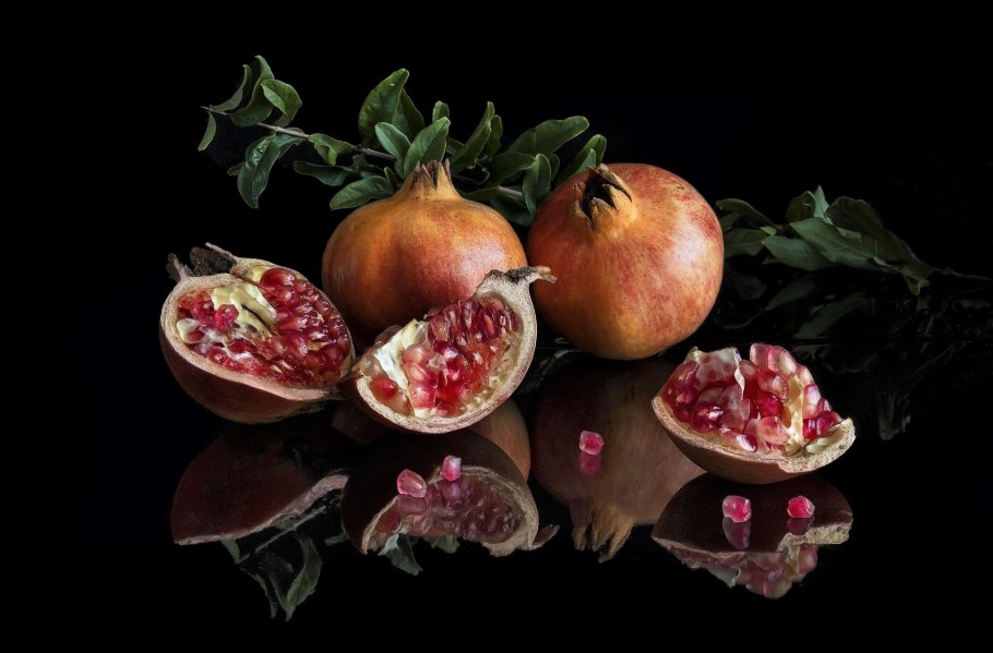 Красивые натюрморты на черном фоне