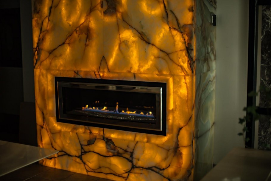 Мрамор гранит Оникс камины