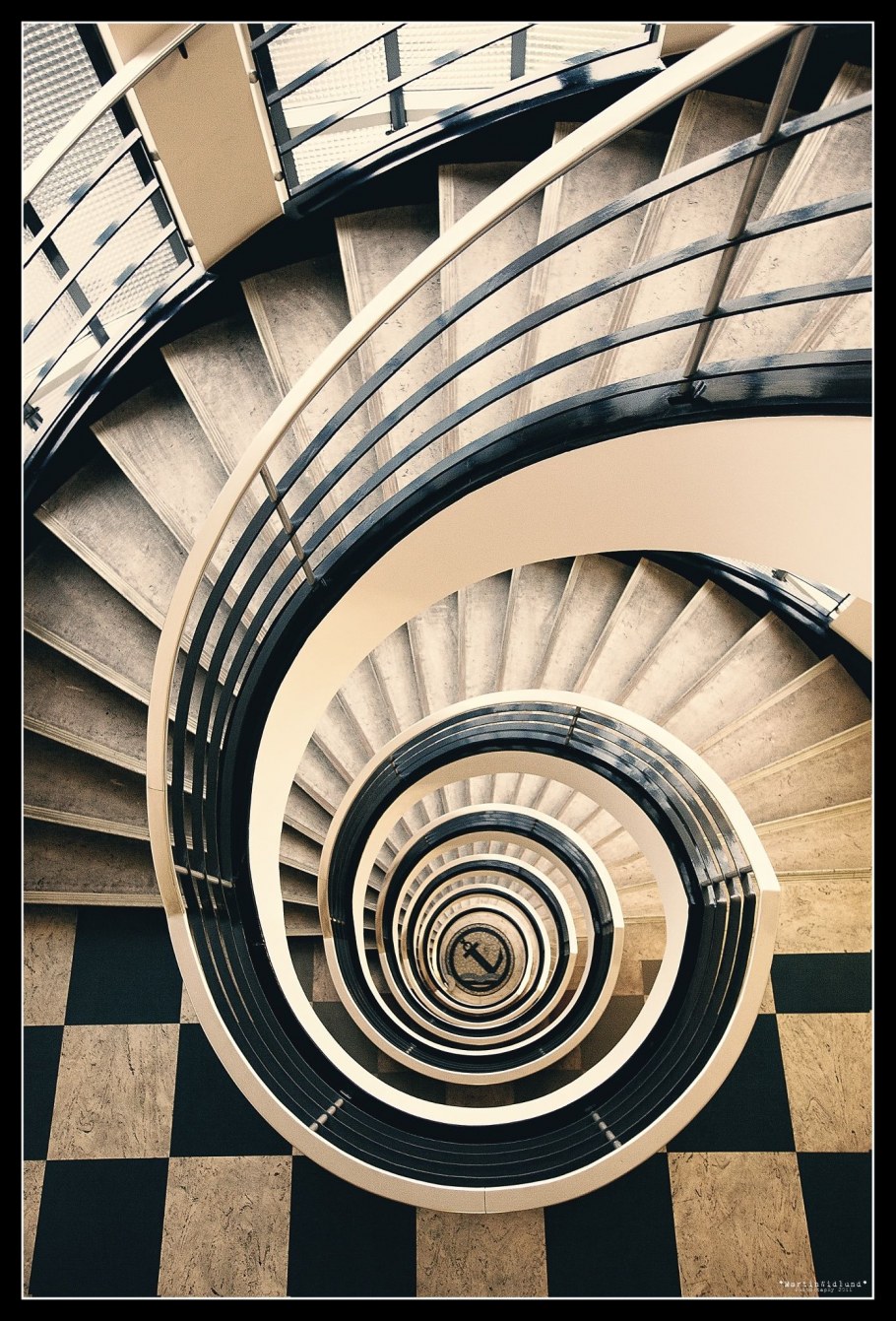 Винтовая лестница вид сверху