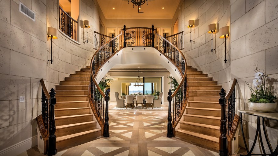 Лестница в интерьере