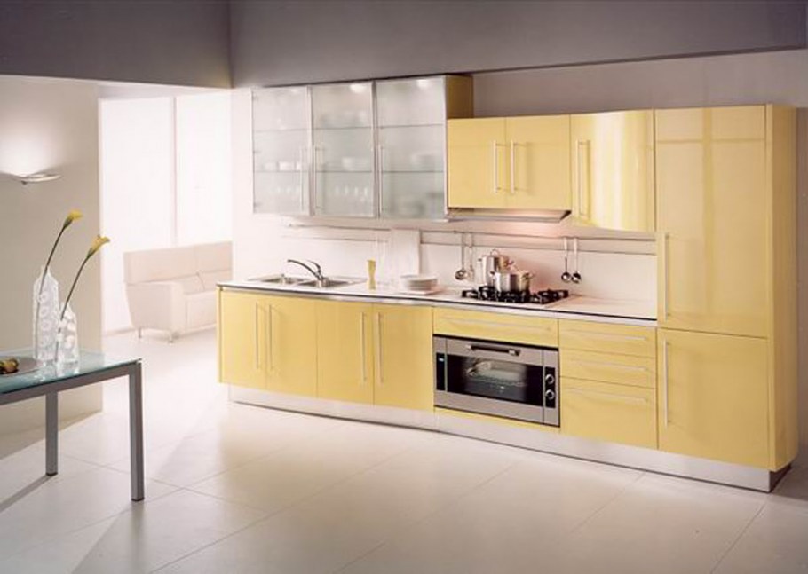 Кухня с желтыми фасадами