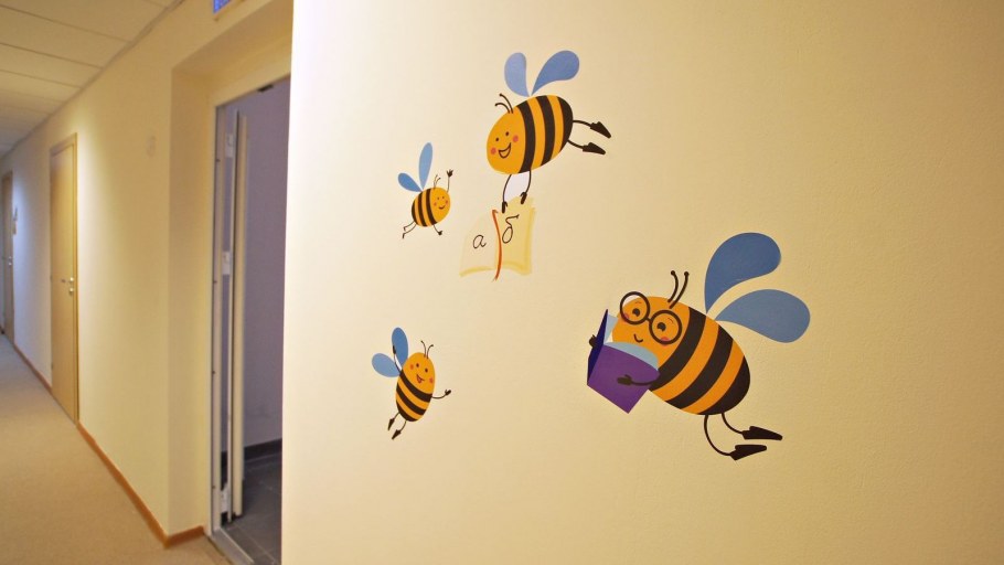 Пчёлки на стенах в детских садах