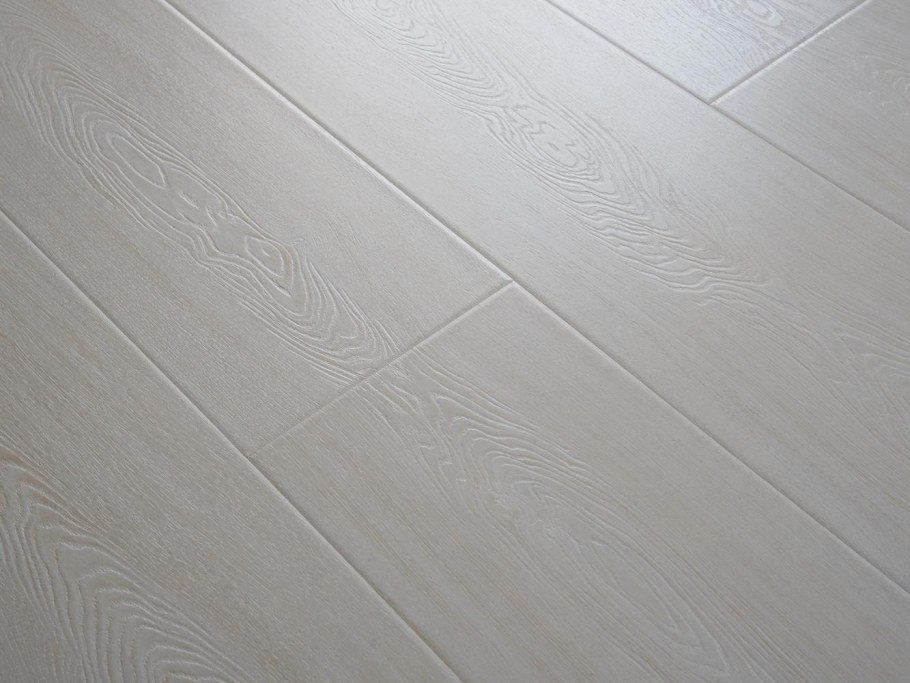 Ламинат дуб белёный