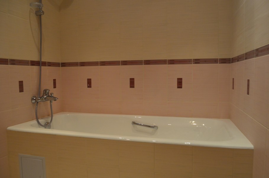 Плитка в ванной уродская