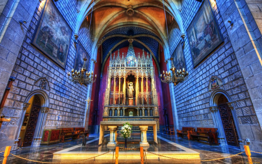 Храм внутри