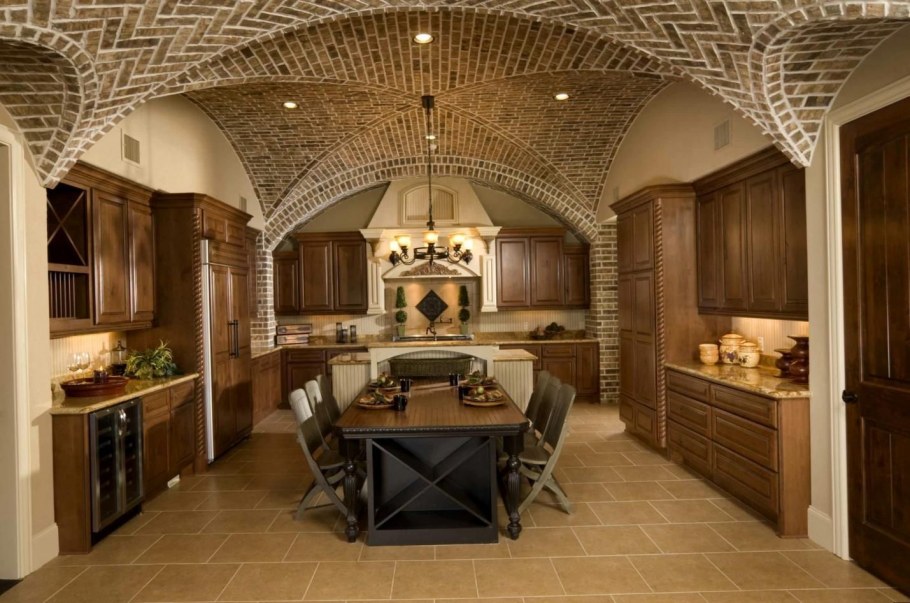 Романский стиль потолок