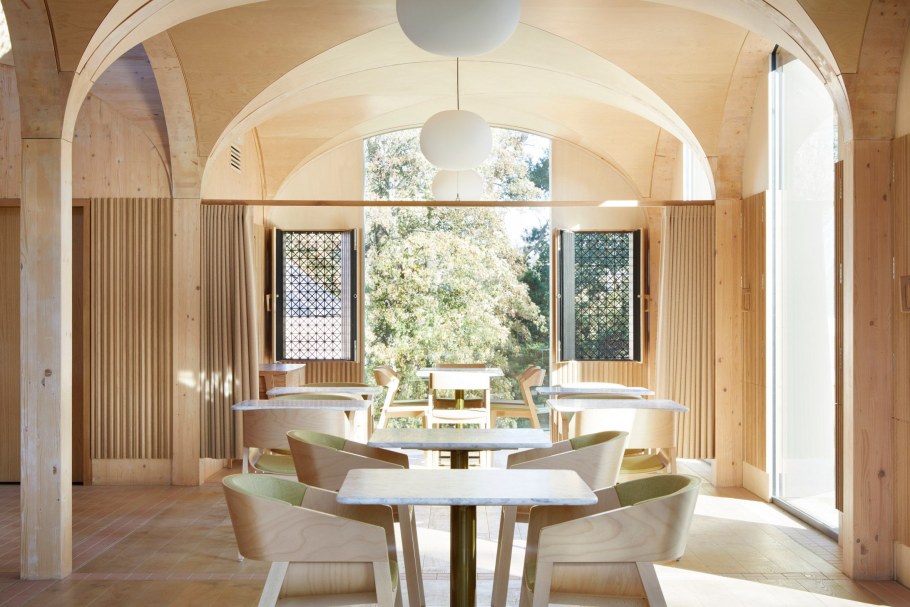 Сводчатые потолки в интерьере